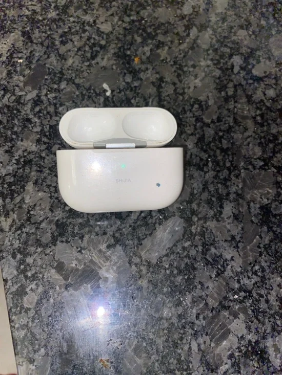 SHIJIA White Wireless Earbud Charging Case - Picture 4 of 5